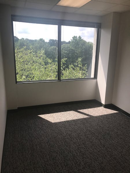 Suite 522 / 240 SF/ $442 + Expenses