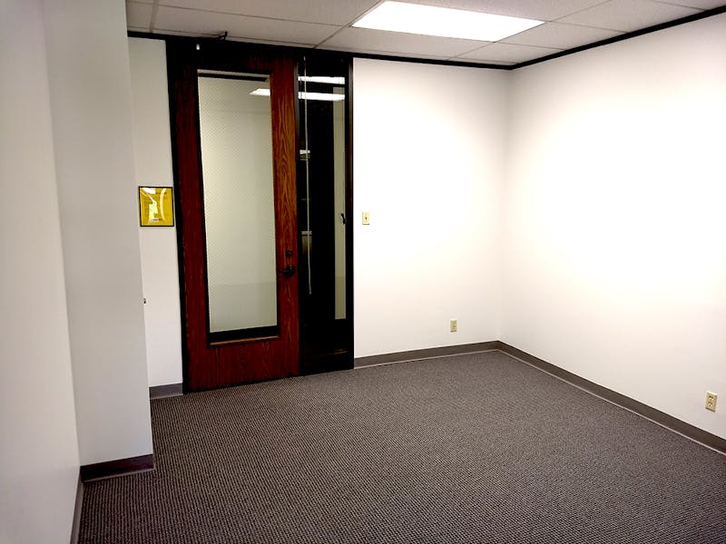 Suite A270 / 572 SF/ $667 + Expenses