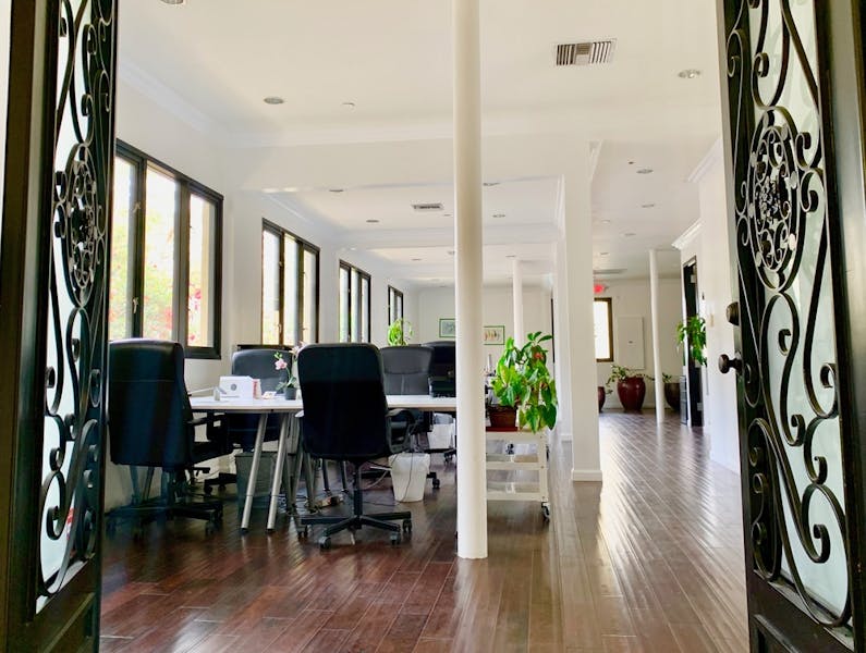 Suite SUBLEASE - 210 / 2,750 SF/ $13,750